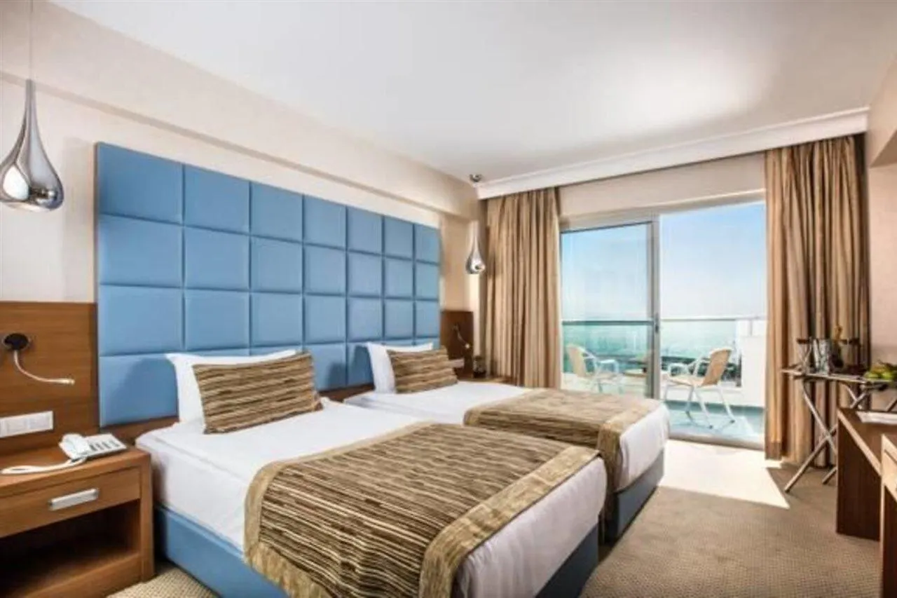 Marina Hotel Kusadasi 4*,